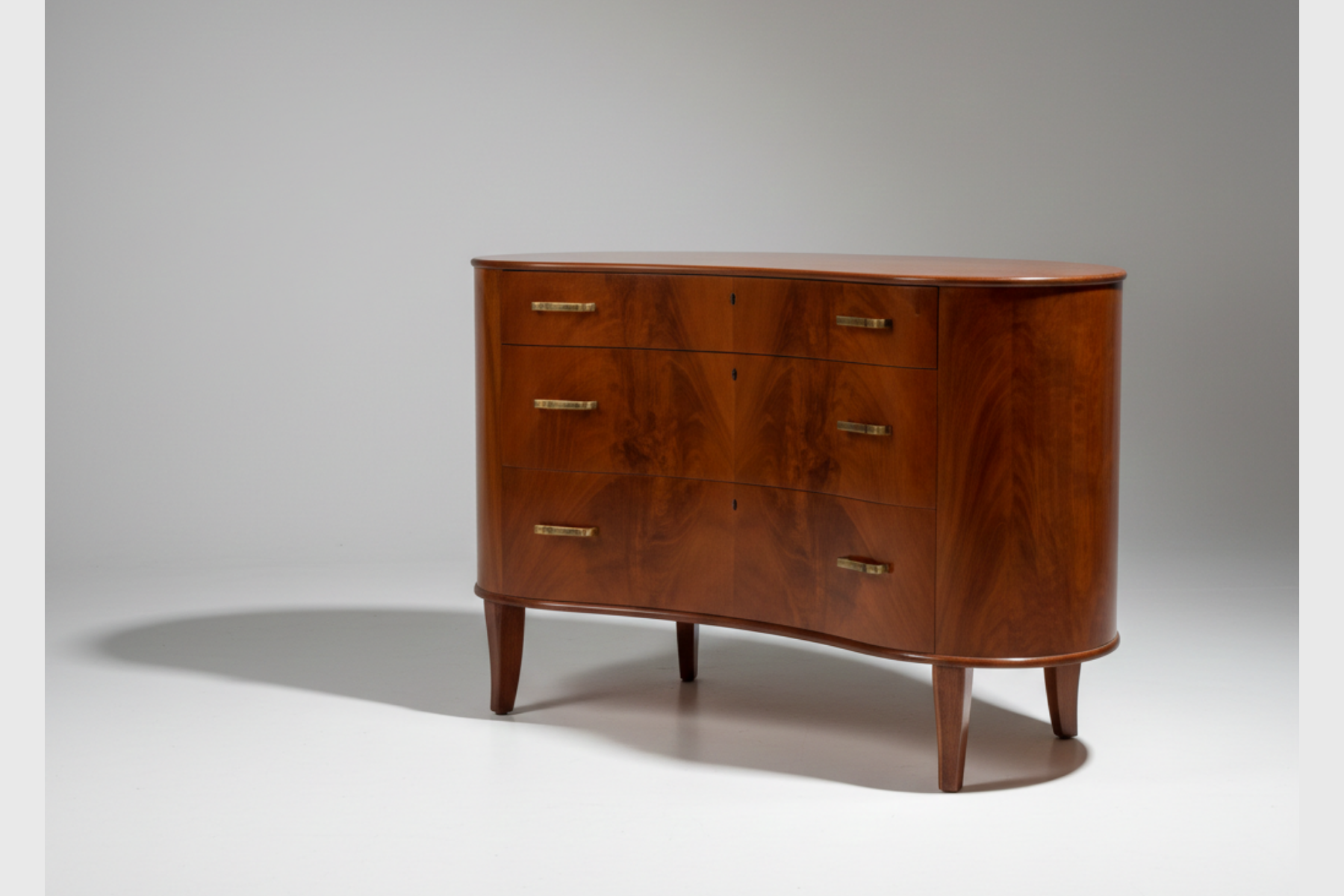 Dresser, Axel Larsson (Sweden 1898 - 1975)
